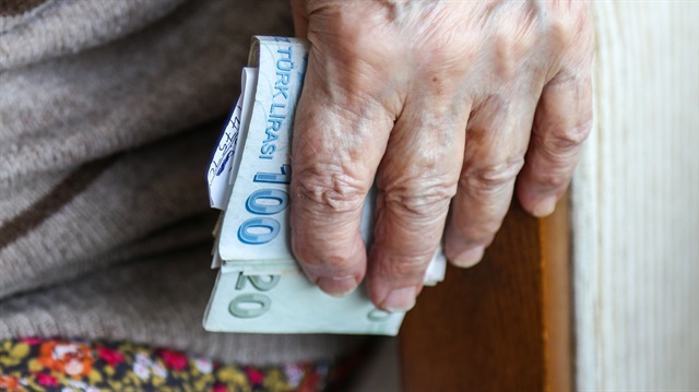 Yıl boyunca 408 bin emekli  toplam 2.5 milyar lira alacak.