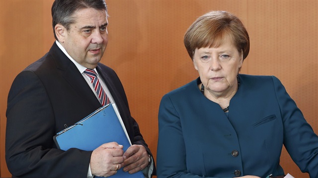 Almanya Başbakanı Angela Merkel ve  Alman Dışişleri Bakanı Sigmar Gabriel. 
