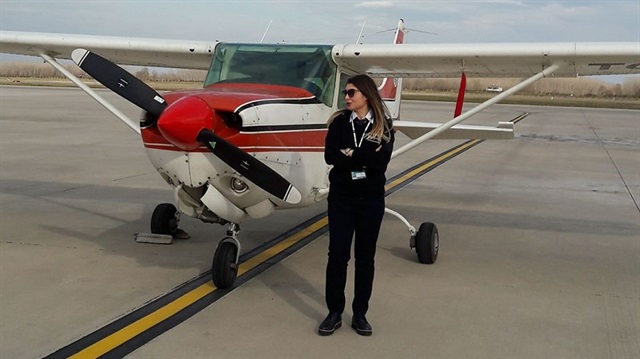 Öğrenci kadın pilot Ecenaz Kalyoncu