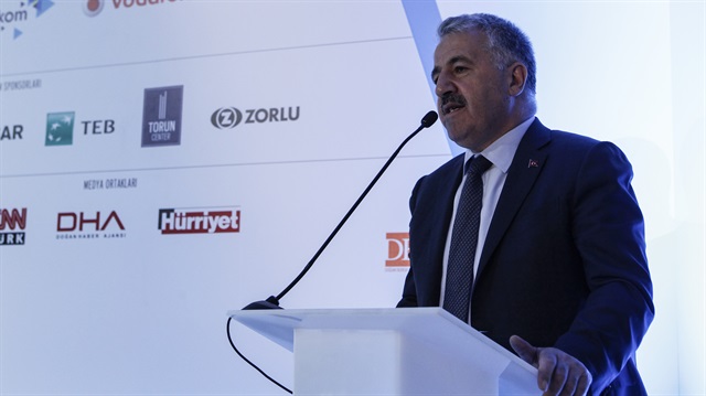 Ulaştırma, Denizcilik ve Haberleşme Bakanı Ahmet Arslan Uludağ Ekonomi Zirvesi'nde konuştu.