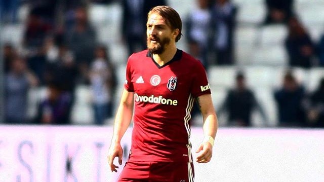 Beşiktaşlı Caner Erkin sakatlığının ardından ilk kez sahaya çıktı. 
