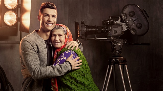 Reklam filminin yönetmenliğini de üstlenen Ümmiye Koçak, Ronaldo ile tanışmasını anlattı.