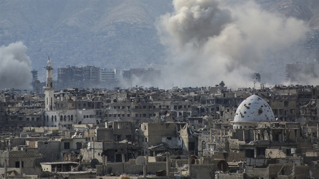 Suriye'nin başkenti Şam'ın Doğu Guta bölgesinde Esed rejimine ait güçler hava saldırısı düzenledi. 