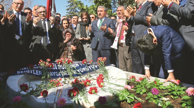 Muhsin Yazıcıoğlu, dualarla anıldı.