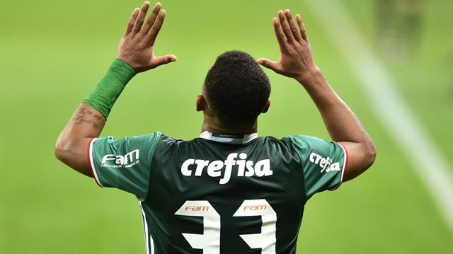 Palmeiras'ta yıldızını parlatan Gabriel Jesus, Manchester City'nin en dikkat çekici transferi oldu. Jesus, Brezilya'nın geleceği olarak yorumlanıyor.