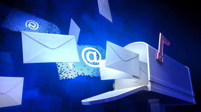 Günümüzde her gün 1 dakikada ortalama 156 milyon e-posta gönderiliyor.