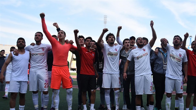 Spor Toto 2. Lig Kırmızı Grup'ta Karşıyaka, Niğde Belediyespor'u 5-0 mağlup etti.