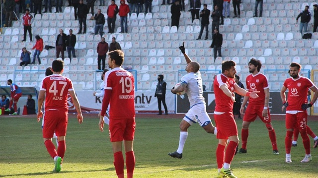 Spor Toto 2. Ligde kendi evine mücadele eden B.B. Erzurumspor, Pendikspor'a 4-2 mağlup oldu.