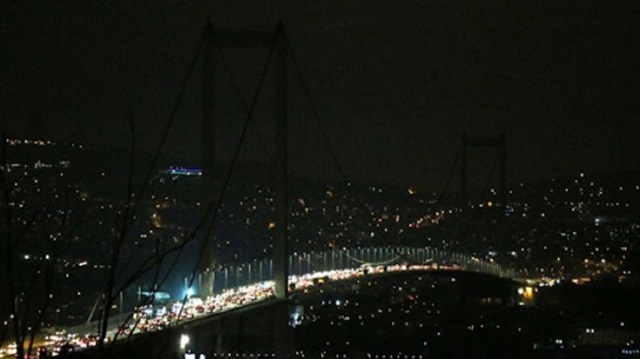 تركيا تطفئ أنوار أبرز معالمها في إطار مشاركتها بـ"ساعة الأرض"