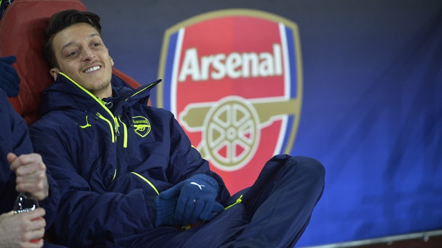 Mesut Özil bu sezon Arsenal formasıyla Premier Lig'de 5 gol 4 asistlik performans ile oynuyor.