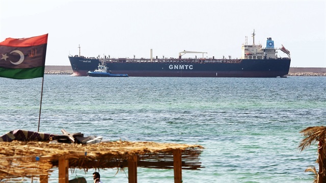 ليبيا تحذر السوق العالمي من التعامل مع عقود "غير شرعية" لبيع نفط البلاد