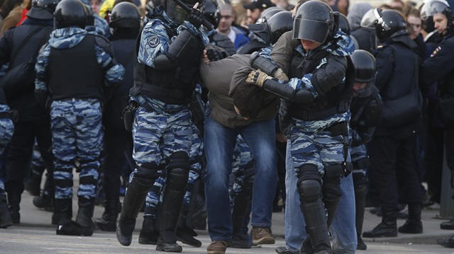 Rusya'nın başkenti Moskova'da muhalefetin düzenlediği izinsiz gösteride 500'den fazla kişi gözaltına alındı.
