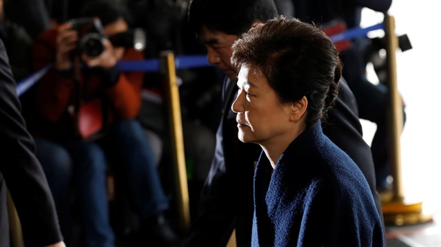 South Korea's ousted leader Park Geun-hye arrives at a prosecutor's office in Seoul