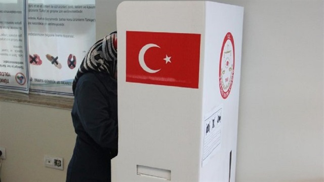 بدء تصويت الأتراك في أوروبا في الاستفتاء على التعديلات الدستورية