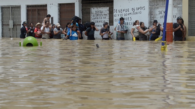 Peru'da şiddetli yağışlar sele dönüştü.