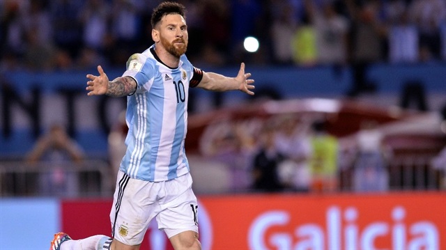 FIFA, 2018 Dünya Kupası Elemeleri'nde Arjantin'in Şili ile oynadığı maçta Lionel Messi'nin yardımcı hakeme sözlü sataşmada bulunması nedeniyle disiplin soruşturması açtı.