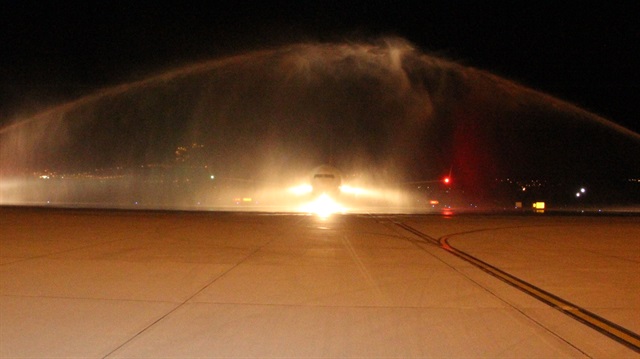 Haftada 3 gün yapılması planlanan Erzincan-İzmir uçak seferleri başladı.