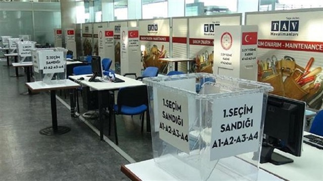 الأتراك خارج تركيا يحطّمون الرقم القياسيّ بالإقبال على الاستفتاء الدستوري
