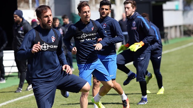 Trabzonspor, Spor Toto Süper Lig'de 2 Nisan Pazar günü deplasmanda Çaykur Rizespor ile yapacağı maçın hazırlıklarını sürdürdü.