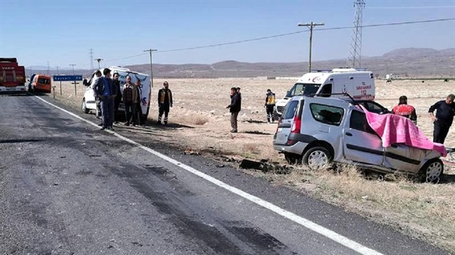 Kayseri Haber: Kayseri'nin Develi ilçesinde meydana gelen trafik kazasında 2 kişi öldü, 3 kişi yaralandı. 