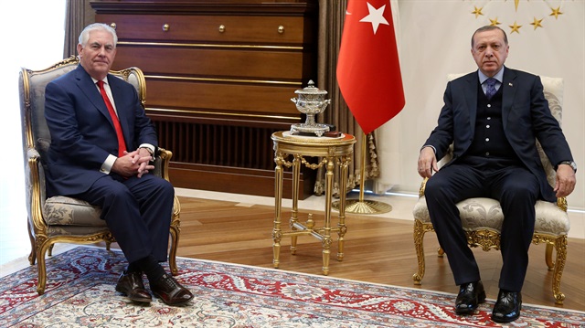 Cumhurbaşkanı Erdoğan, ABD Dışişleri Bakanı Tillerson'ı Cumhurbaşkanlığı Külliyesi'nde kabul etti.  