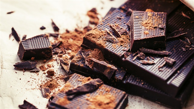 Çikolatanın hem kalorili hem yağlı olması nedeniyle keçiboynuzu tüketebilirsiniz.