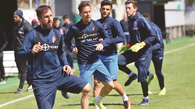 Trabzonspor'da cezalı ve sakat futbolcuların olması, teknik ekibi ilk 11 konusunda zorluyor.