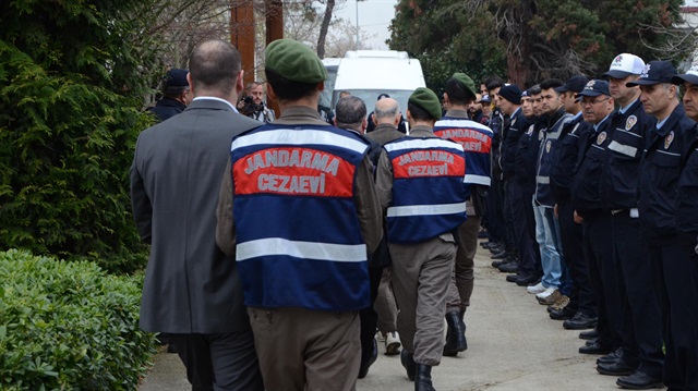 Tutuklu bulunan 47 sanıktan 9u, etkin pişmanlığa yönelik savunma içerikleri, yaş ve sağlık durumları göz önüne alınarak, adli kontrol şartıyla serbest kaldı.