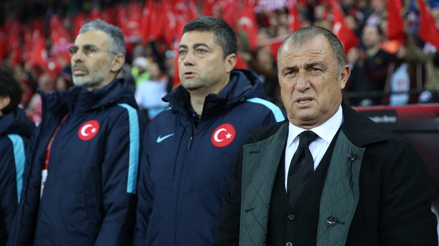 Eski futbolculardan Rüştü Reçber, Türkiye Futbol Direktörü Fatih Terim hakkında olay ifadeler kullandı.