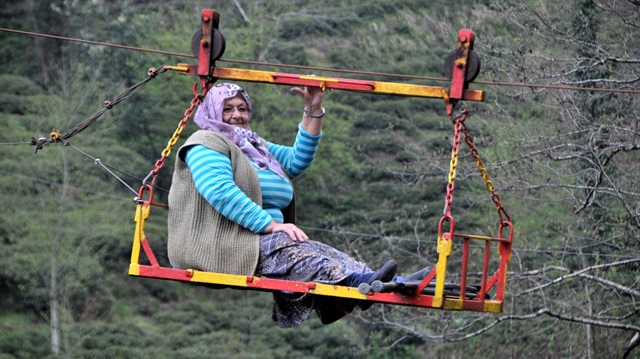 Rize haberleri: Yol yarım kaldı cenaze ilkel teleferik ile taşındı - Yeni  Şafak