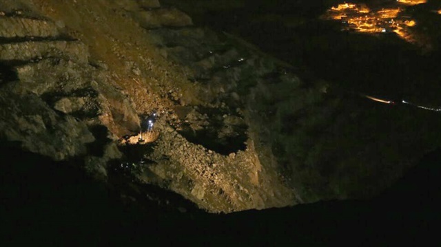 Elazığ'da özel bir şirkete ait maden ocağında meydana gelen göçükte 1 işçi hayatını kaybetti. 
