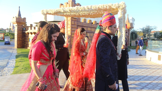 Türkiye'de Hint düğününe ev sahipliği yapılarak milyar dolarlık ciro elde edilmesi amaçlanıyor.
