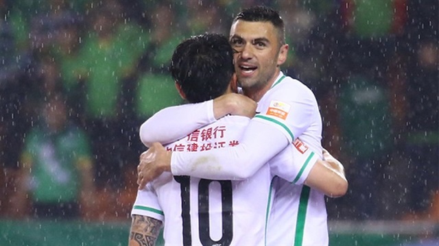 Burak Yılmaz Çin Ligi'nde gollerine devam ediyor.