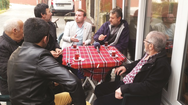 Muhabirimiz Fatih Özkanoğlu Beykoz köy kahvesinde vatandaşların referandumla ilgili nabzını tuttu.
