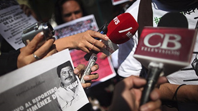 ​Meksika'da gazeteci cinayetleri gazete kapattırıyor​