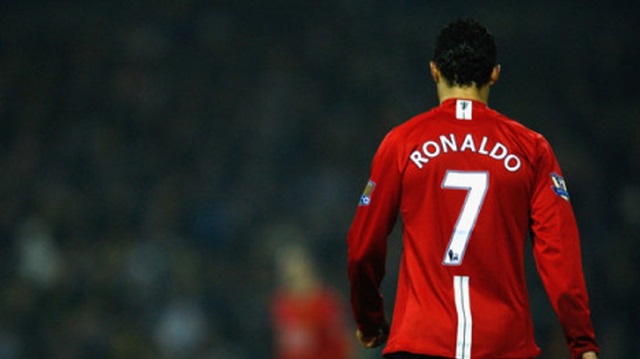 Ronaldo Manchester United'da giydiği 7 numaralı formanın hikayesini anlattı.