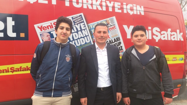 Lise öğrencileri Batuhan Çelik ve Fatih Polatoğlu da milletvekili seçilme yaşının 18’e düşürülmesini beğendiklerini, gençlere motivasyon ve vizyon kazandıracağını ifade ediyor.