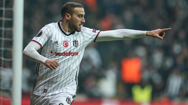 Ligde 16 golle krallık yarışında zirvede yer alan Cenk Tosun, bu sezon Beşiktaş formasıyla her kulvarda çıktığı 38 karşılaşmada ise 20 kez ağları havalandırdı.