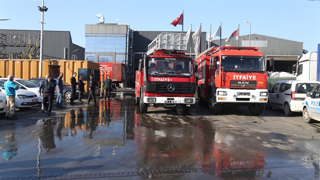 Son dakika Kocaeli'deki atık tesisinde yangın: 5 yaralı