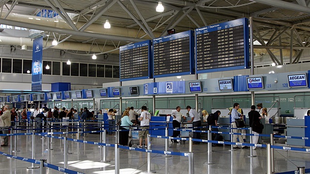 Yunanistan 40 yıllığına 14 havalimanını Almanlara devretti.