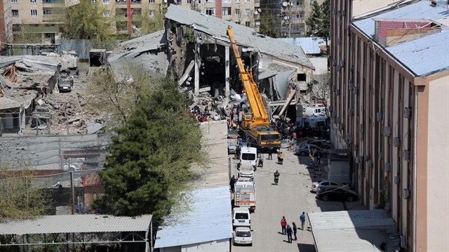 Diyarbakır'da dün meydana gelen patlamada bir polis ve 2 sivil personel şehit olmuştu. 