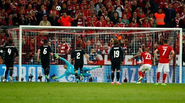 Arturo Vidal, Real Madrid maçında kaçırdığı penaltıyla gündem haline geldi.
