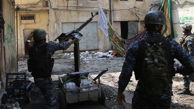 Irak ordusunun Musul kent merkezinin batı yakasını, terör örgütü DEAŞ'tan geri almak için başlattığı askeri operasyon devam ediyor.