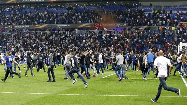 Lyon-Beşiktaş maçı öncesinde yaşanan taraftar olayları sebebiyle UEFA'nın toplantı yapacağı belirtildi.