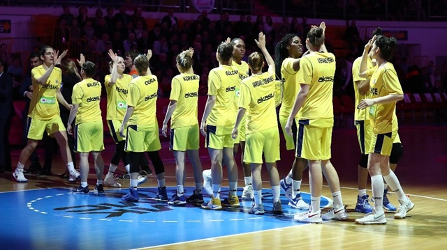 Fenerbahçe, FIBA Kadınlar Avrupa Ligi Dörtlü Final ilk maçında Rusya'nın UMMC Ekaterinburg ekibini 70-61 yenerek finale yükseldi