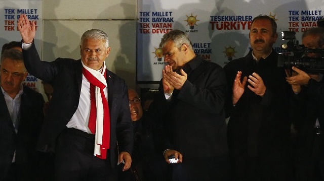 Başbakan Binali Yıldırım referandum sonuçlarının netleşmesi ardından geleneksel balkon konuşmasını yaptı. 