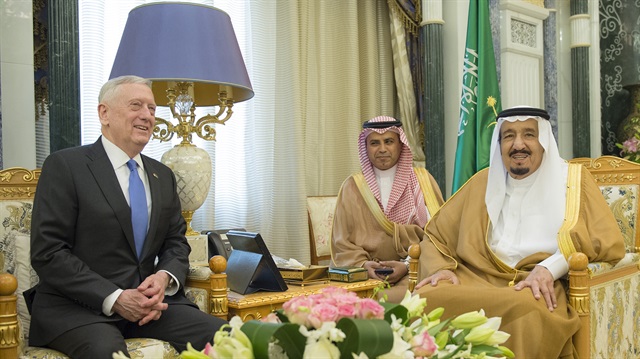 العاهل السعودي يبحث مع ماتيس تعزيز التعاون في المجال الدفاعي