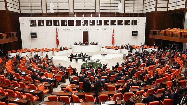 البرلمان التركي يوافق على تمديد "الطوارئ" 3 أشهر