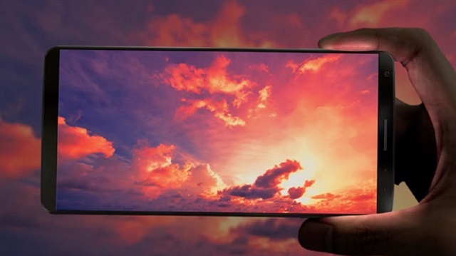 Kullanıcılar şaşkın: Samsung Galaxy S8 ekranı kendi kendine kızıllaşıyor