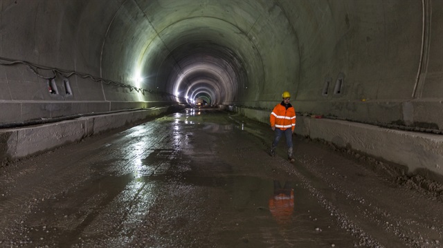 Demirkapı Tüneli'nde 3 yıldır devam eden çalışmaların sonunda ışık göründü.